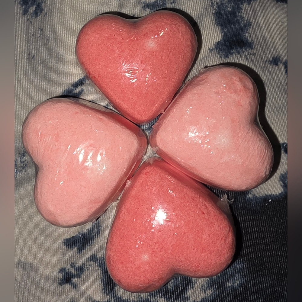 Heart-Shaped Pink Bath Shower Or Soak Set